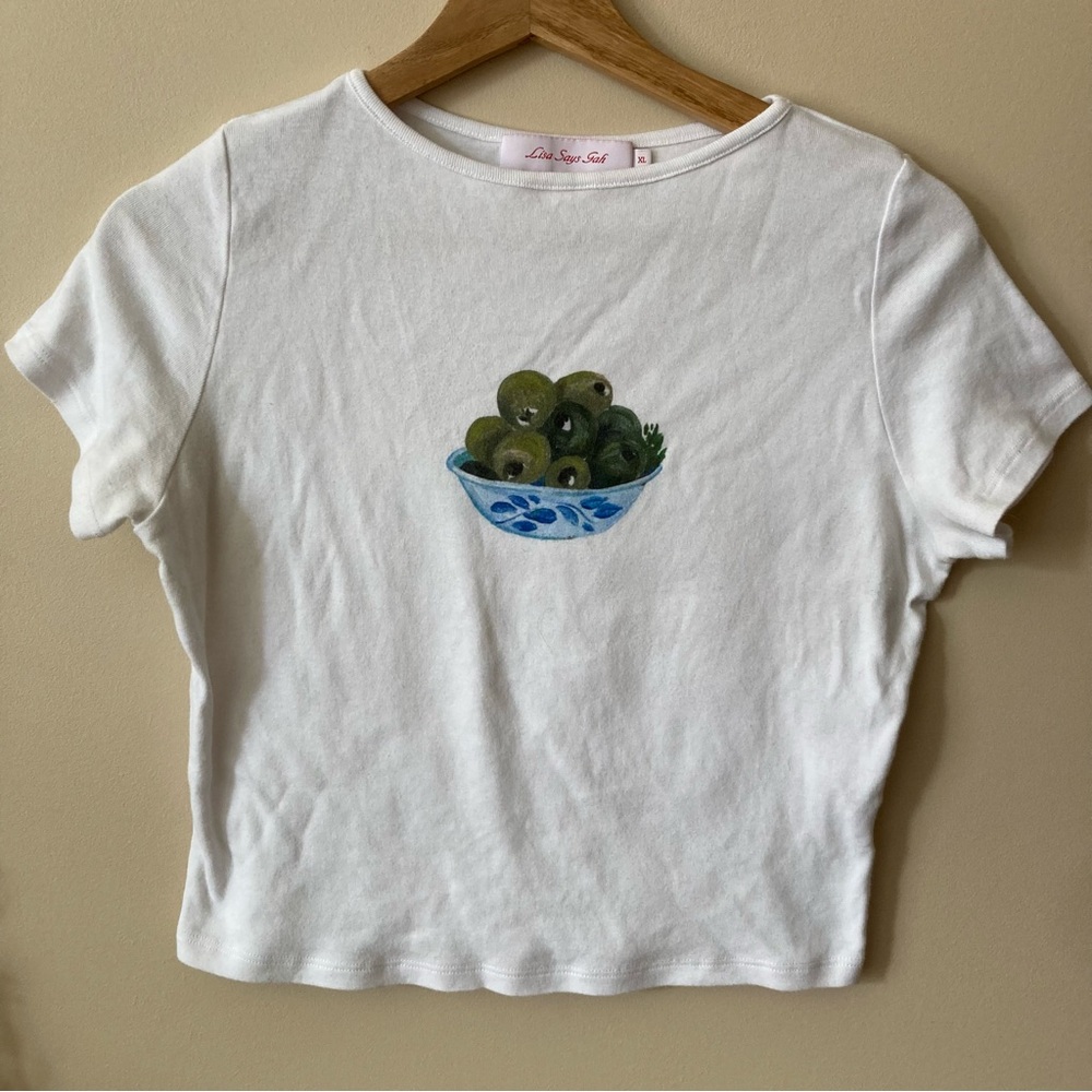 Lisa Says Gah! Olive Bowl boatneck tee 🫒✨